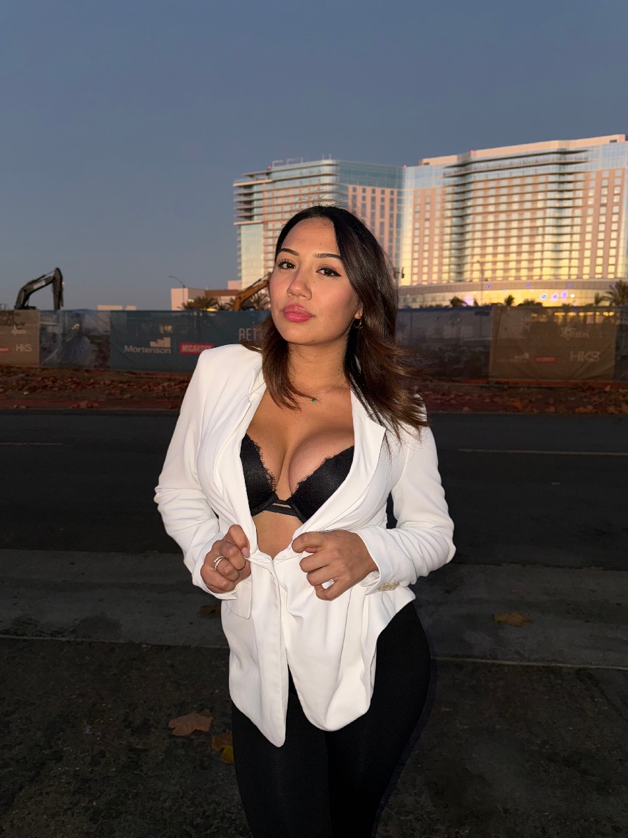 Take a pause and enjoy Ali Cruz — streaming from Dar es Salaam