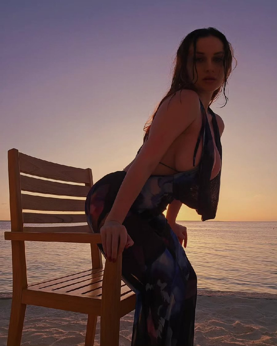 Sexy girl Miranda Faith nude in Dar es Salaam