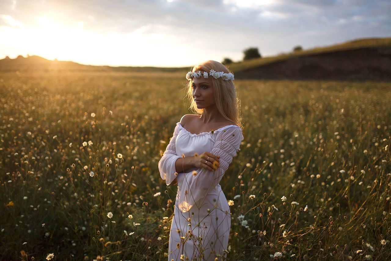 Girls in Slavic costumes in Dar es Salaam
